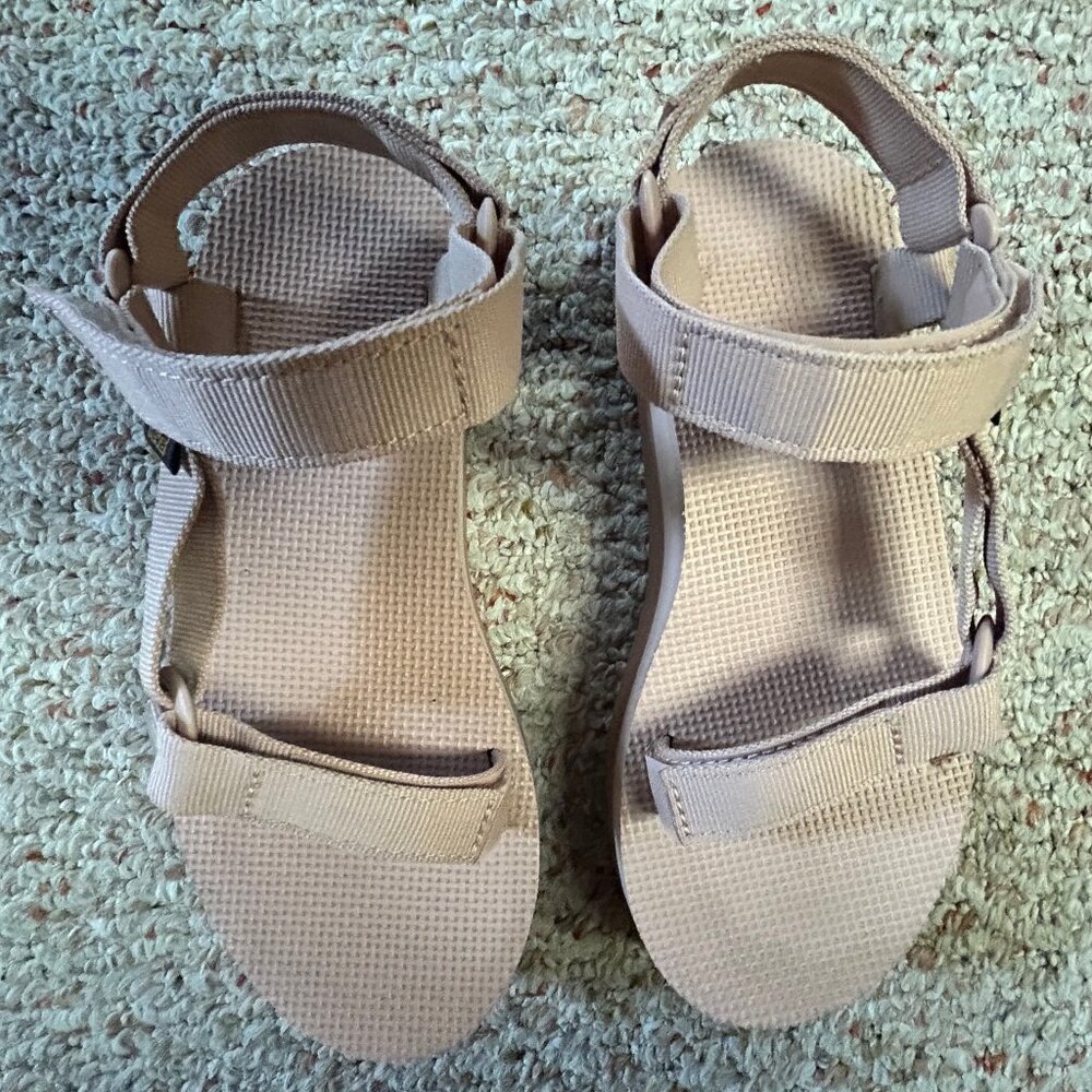 Teva Flatform Universal Sandal, Size 7, Pink